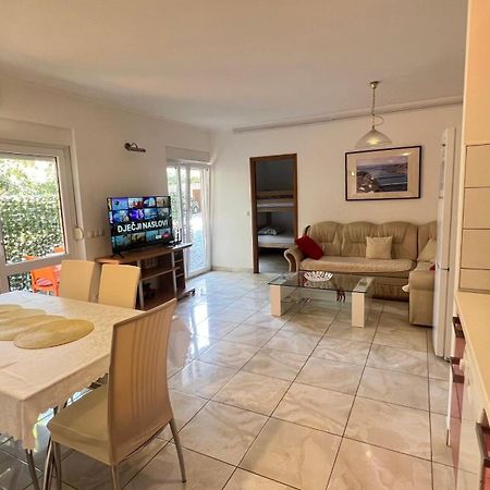 Apartments Neven Omis Ngoại thất bức ảnh