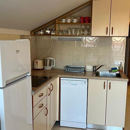 Apartments Neven Omis Ngoại thất bức ảnh