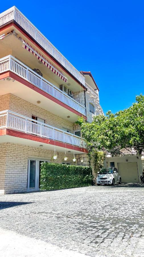 Apartments Neven Omis Ngoại thất bức ảnh