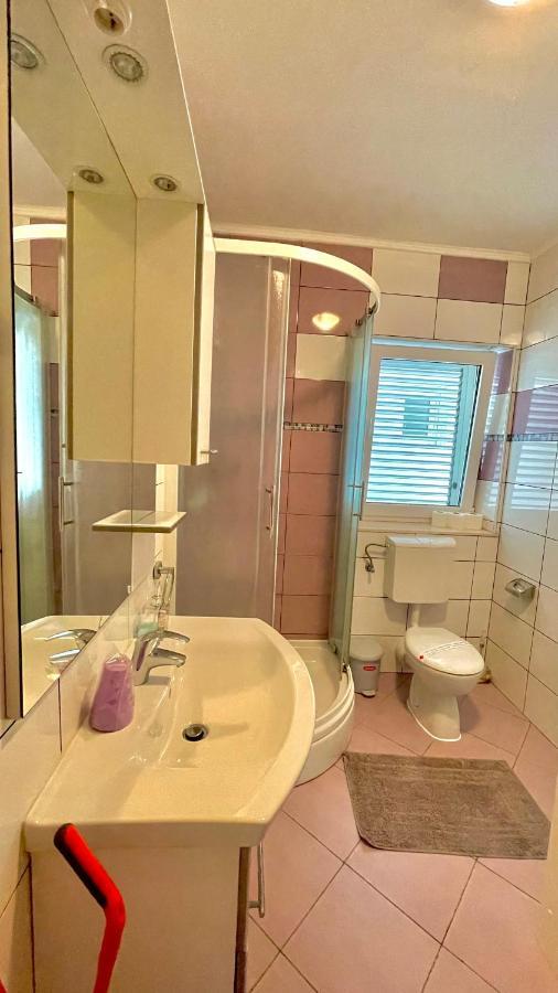 Apartments Neven Omis Ngoại thất bức ảnh