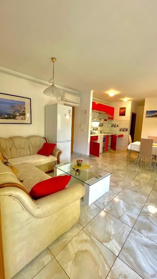 Apartments Neven Omis Ngoại thất bức ảnh
