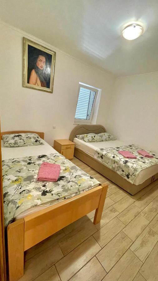 Apartments Neven Omis Ngoại thất bức ảnh