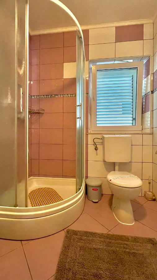 Apartments Neven Omis Ngoại thất bức ảnh