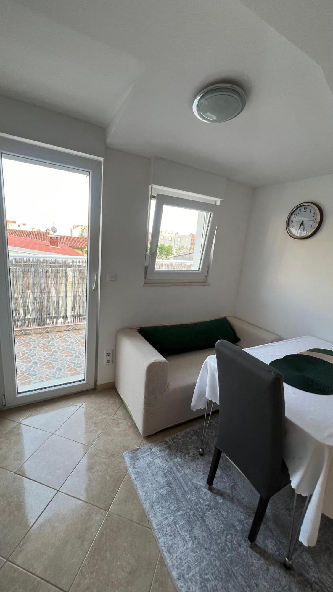 Apartments Neven Omis Ngoại thất bức ảnh