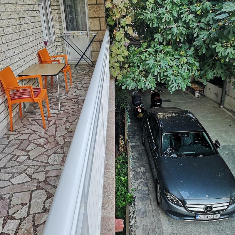 Apartments Neven Omis Ngoại thất bức ảnh