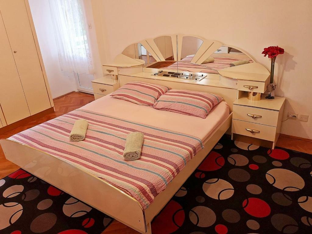 Apartments Neven Omis Ngoại thất bức ảnh