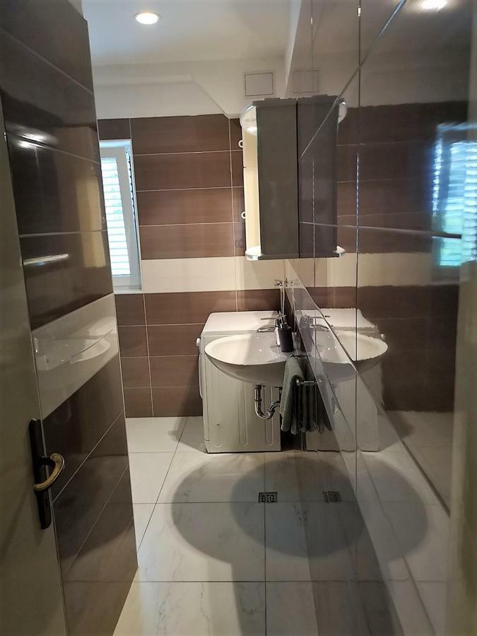 Apartments Neven Omis Ngoại thất bức ảnh